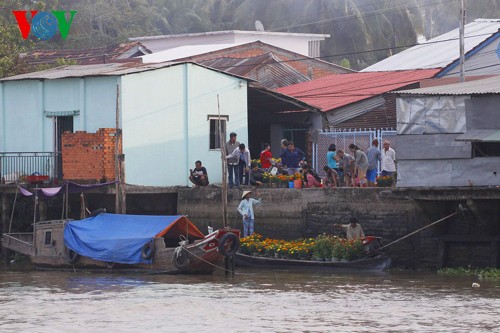 Cai Be floating market fascinates Mekong Delta visitors  - ảnh 12